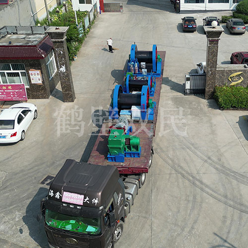 鑿井絞車發貨：雙筒25噸鑿井絞車！